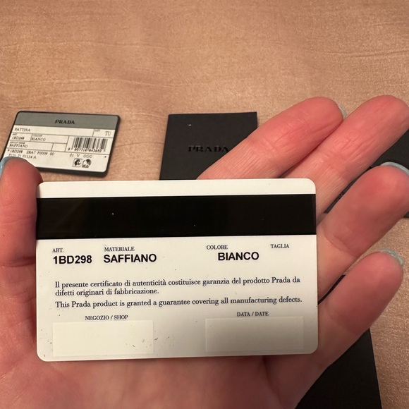 Beautiful Authentic Prada Purse - Saffiano Bianco - Picture 8 of 12